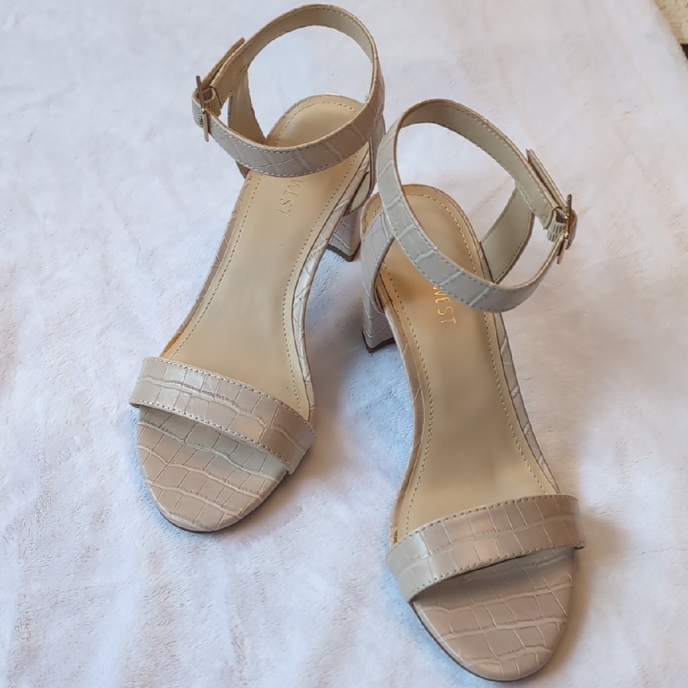 Nine West Beige Croc-Embossed Heels